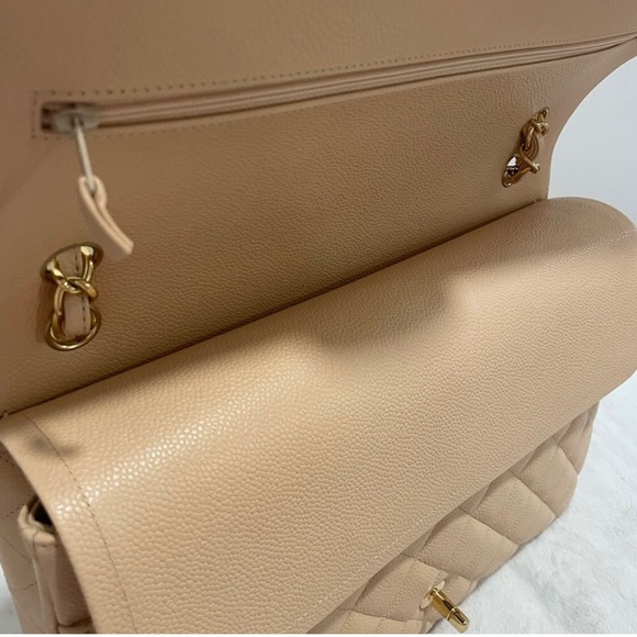 BNIB Chanel Maxi flap Beige Clair - Picture 4 of 16